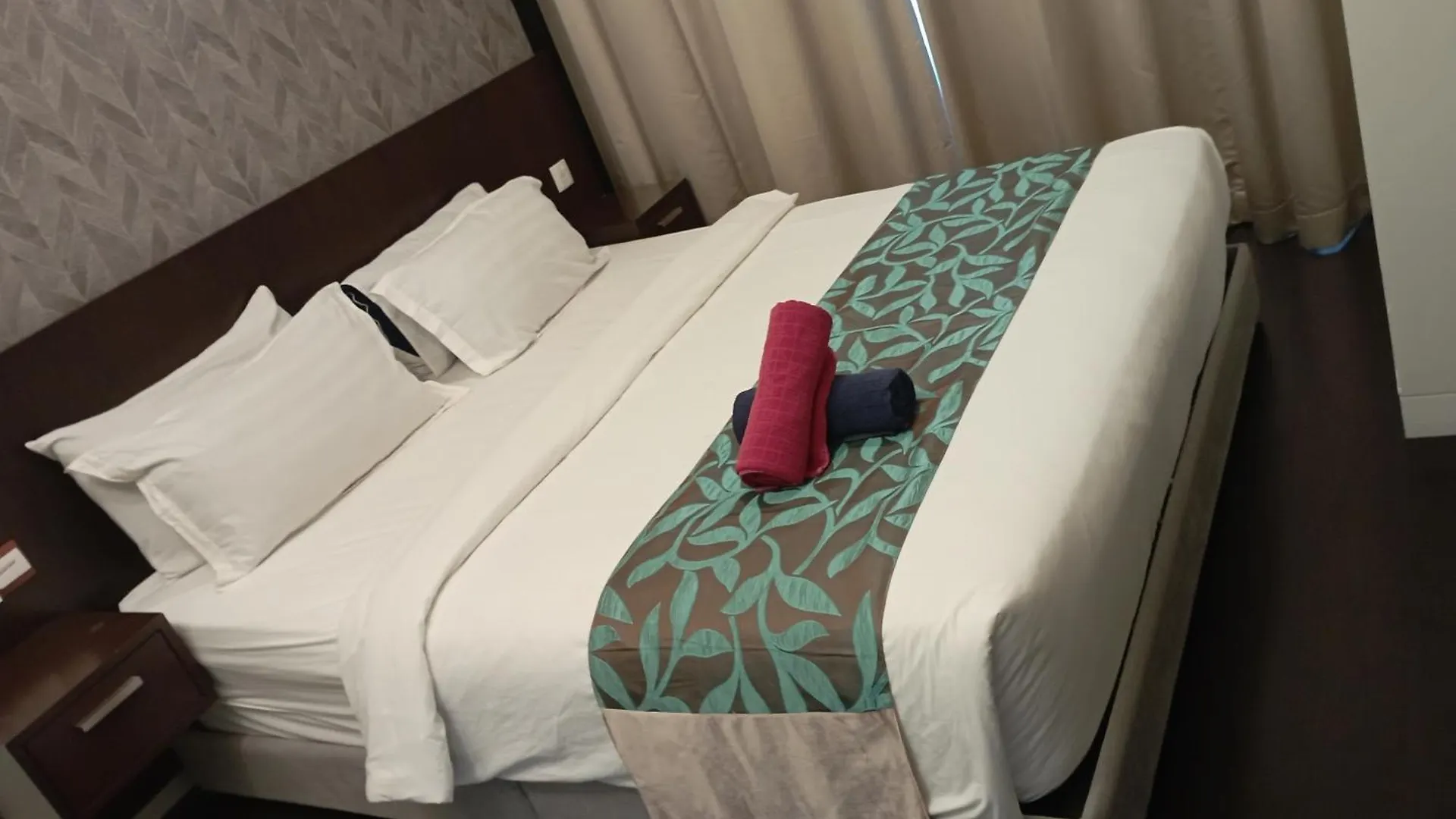 Tropicana The Residence Klcc Service Suites クアラルンプール 0*,  マレーシア